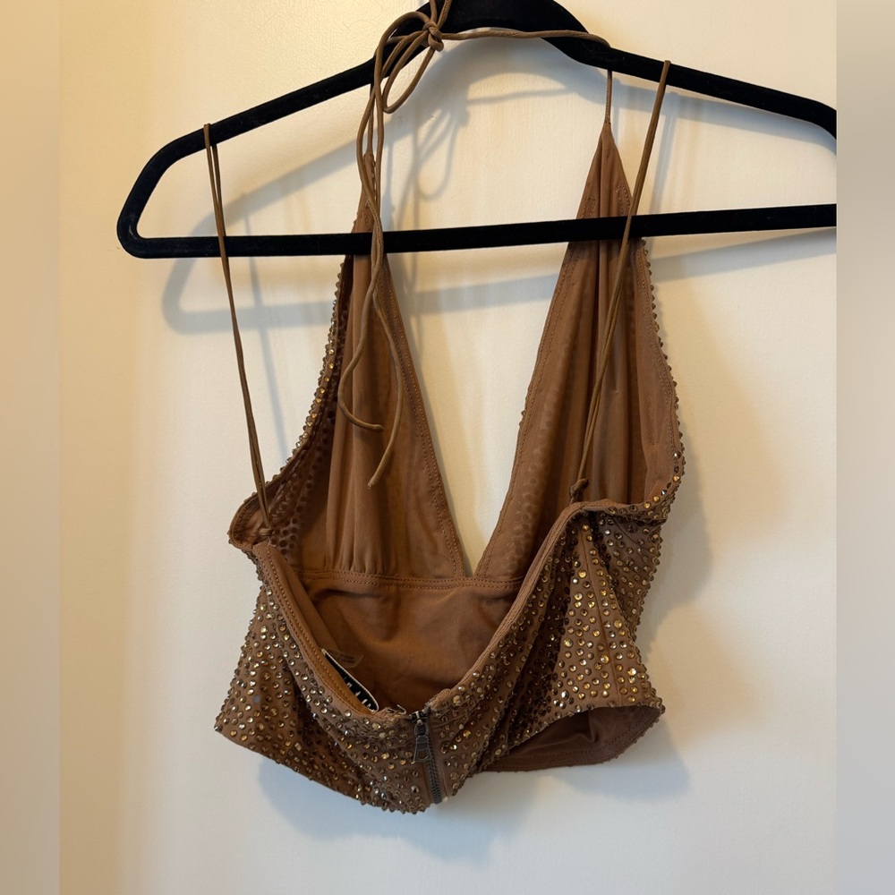 Alice and Olivia HANNAH EMBELLISHED TOP TAN/CRYSTAL - Picture 8 of 10